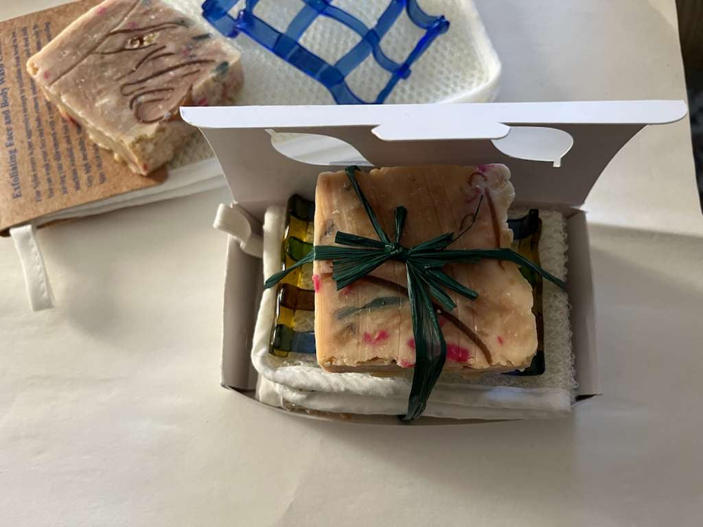 Handmade Murano Glass Soap Dish Gift Set